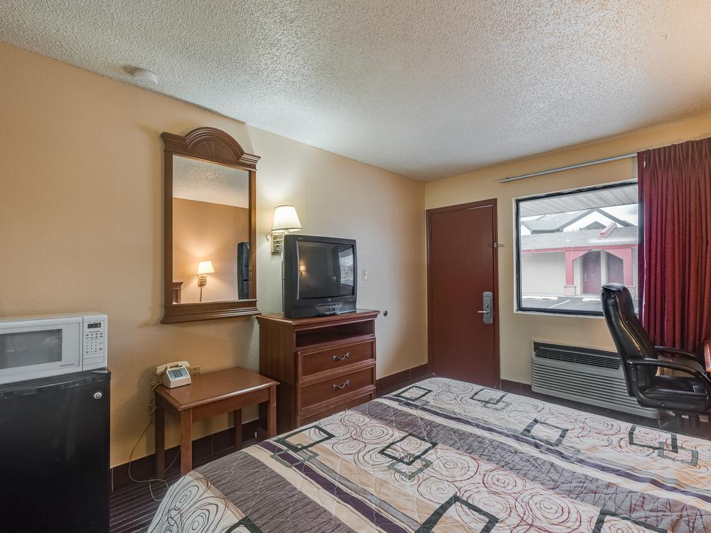 Travelers Inn Мидуэст-Сити Экстерьер фото