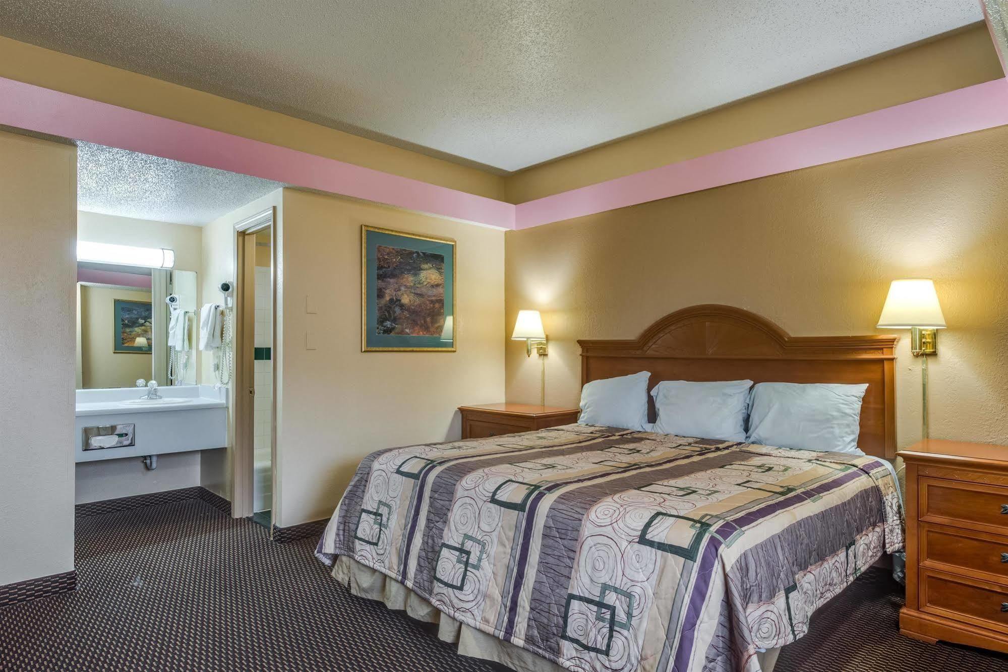 Travelers Inn Мидуэст-Сити Экстерьер фото